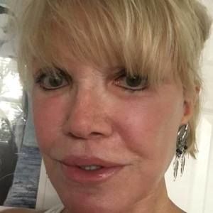 Meet your Posher, Ginette